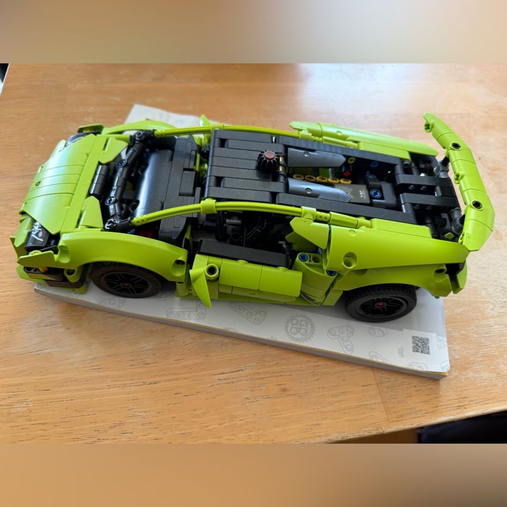 LEGO Technic Lamborghini Huracán Tecnica 42161 Complete Set